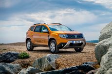 Front facing view of Dacia Duster SUV