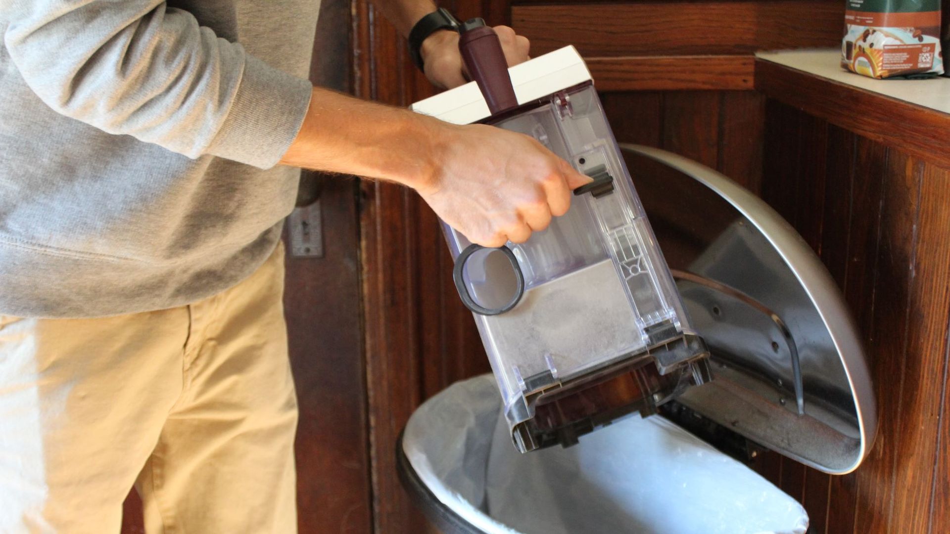 Shark Stratos review