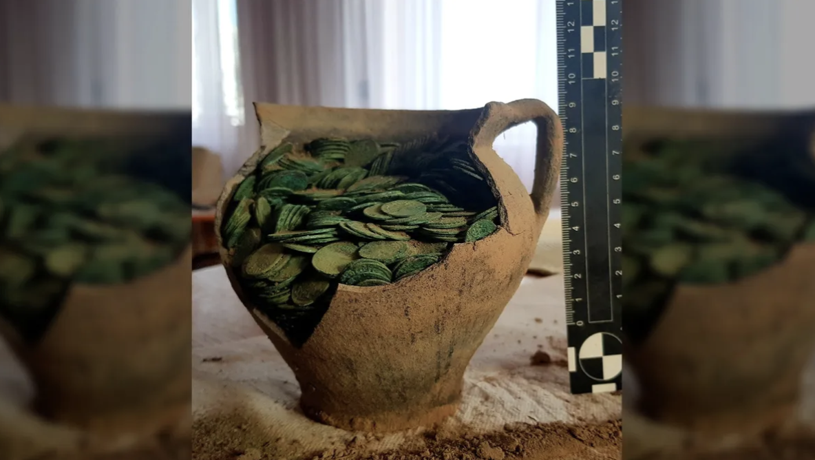 10 Extraordinary Treasures That Archaeologists Unearthed This Year ...