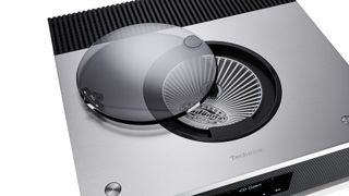 A close-up of the CD player atop the Technics SA-C600