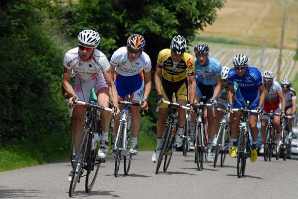 Franck Charrier (Team Wilo Agem 72) at the head of the peloton.