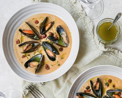 Jerusalem-artichoke chowder with mussels.