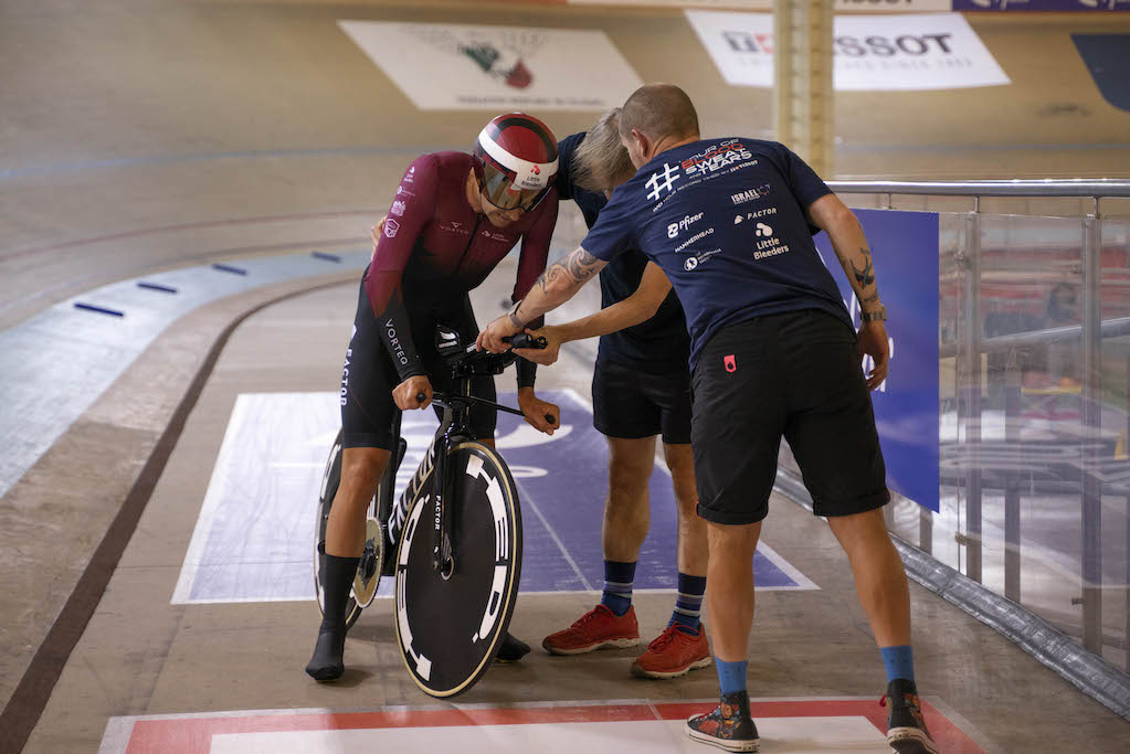 Alex Dowsett in Aquascalientes, Mexico during his UCI Hour Record attempt