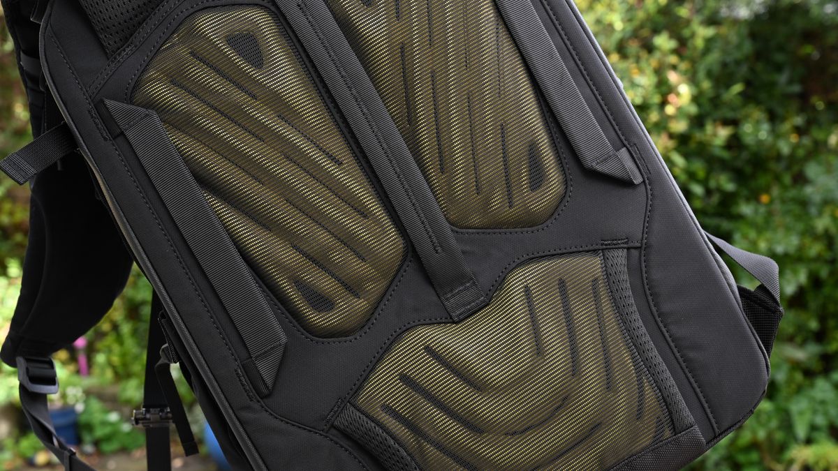 SmallRig Professional Outdoor Backpack 25L