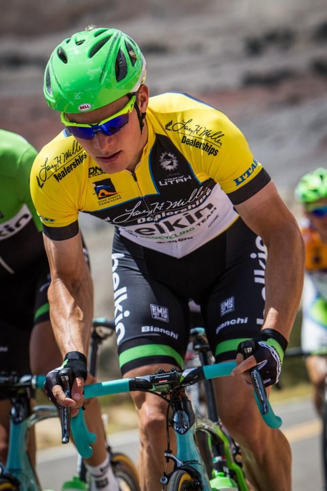 Mareno Hofland (Belkin) riding in the leaders jersey