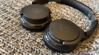 Audio Technica S220BT product shot