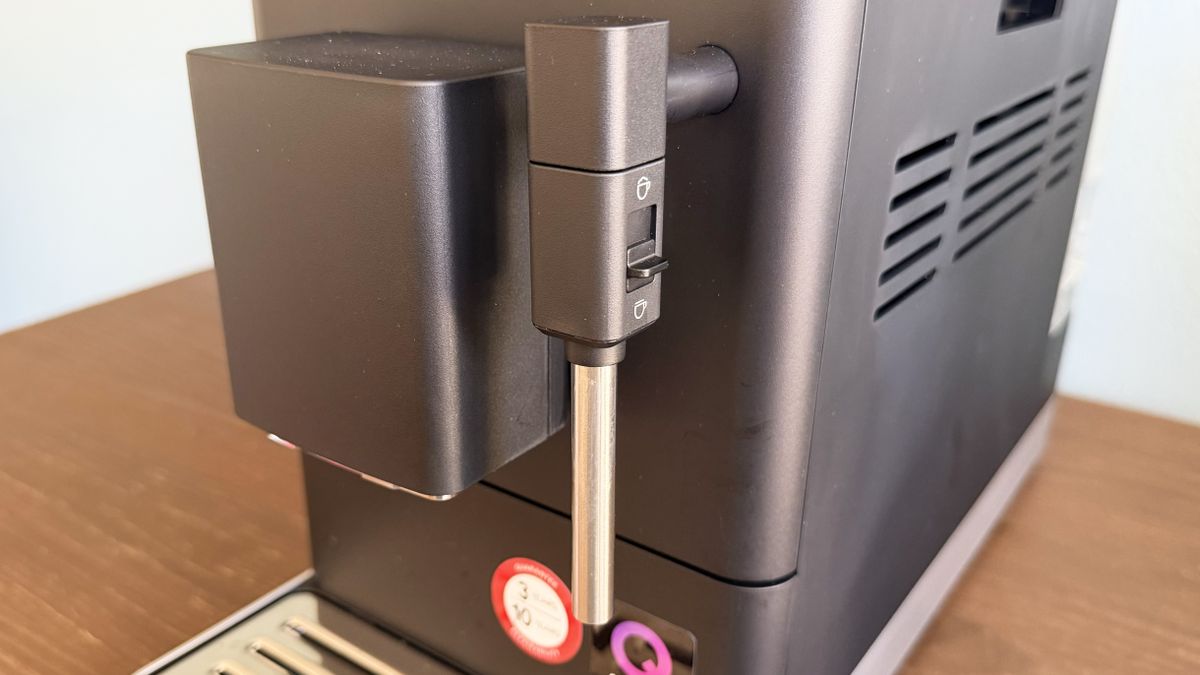 KitchenAid KF2 coffee machine in lifestyle setting