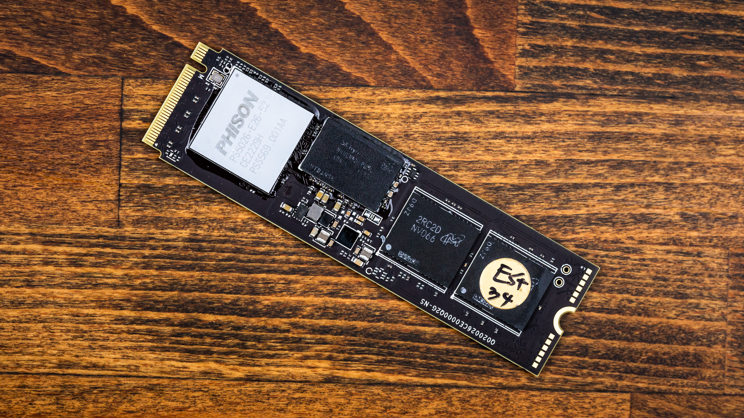 Blazing fast PCIe 5.0 SSD prototype hits sequential read speeds of 14,000  MB/s -  News