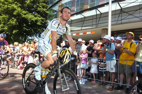 Mark Cavendish (HTC-Columbia) rides to the start of the stage