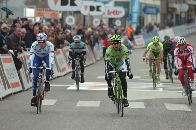 Peter Sagan (Cannondale) narrowly outsprints Arnaud Demare (FDJ)