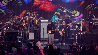 LOS ANGELES, CALIFORNIA - NOVEMBER 08: (L-R) Stevie Wonder, Jennifer Hudson, Maxwell, Leon Thomas III, Questlove Flea, and Beck perform onstage during the 2025 Rock & Roll Hall of Fame Induction Ceremony at Peacock Theater on November 08, 2025 in Los Angeles, California. (Photo by Kevin Kane/Getty Images for RRHOF)