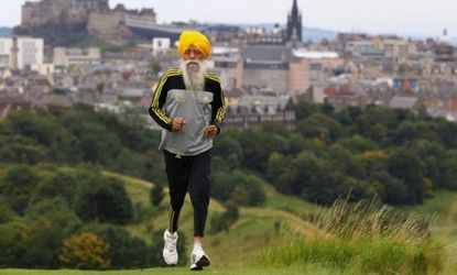 Centenarian Fauja Singh may have impressed thousands when he completed the Toronto marathon earlier this month, but the Guinness World Records won't officially acknowledge his feat. 