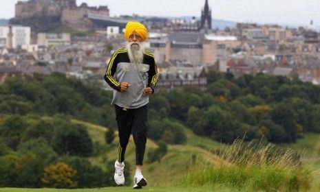 Centenarian Fauja Singh may have impressed thousands when he completed the Toronto marathon earlier this month, but the Guinness World Records won&amp;#039;t officially acknowledge his feat. 