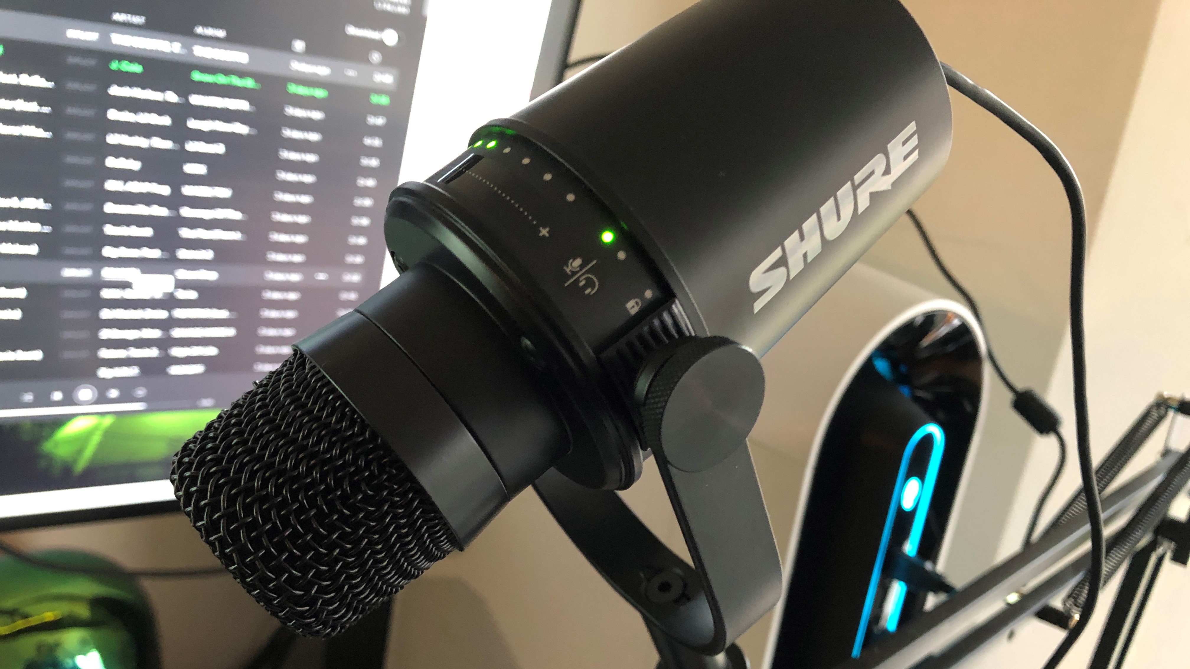 Shure mv7