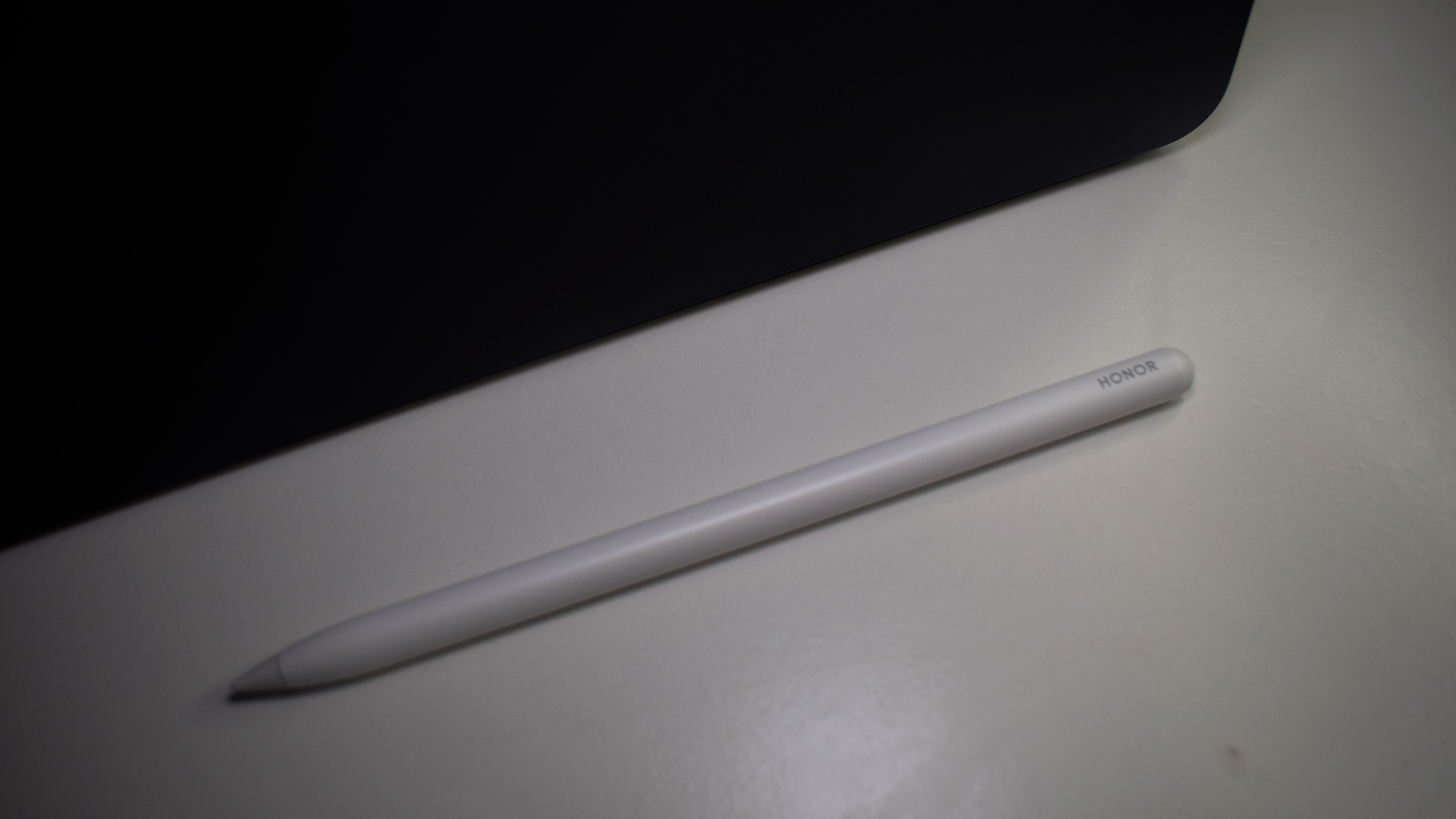 The Honor MagicPad 3 on a desk