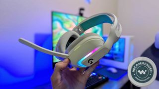 Image of the Logitech G522 LIGHTSPEED wireless gaming headset.
