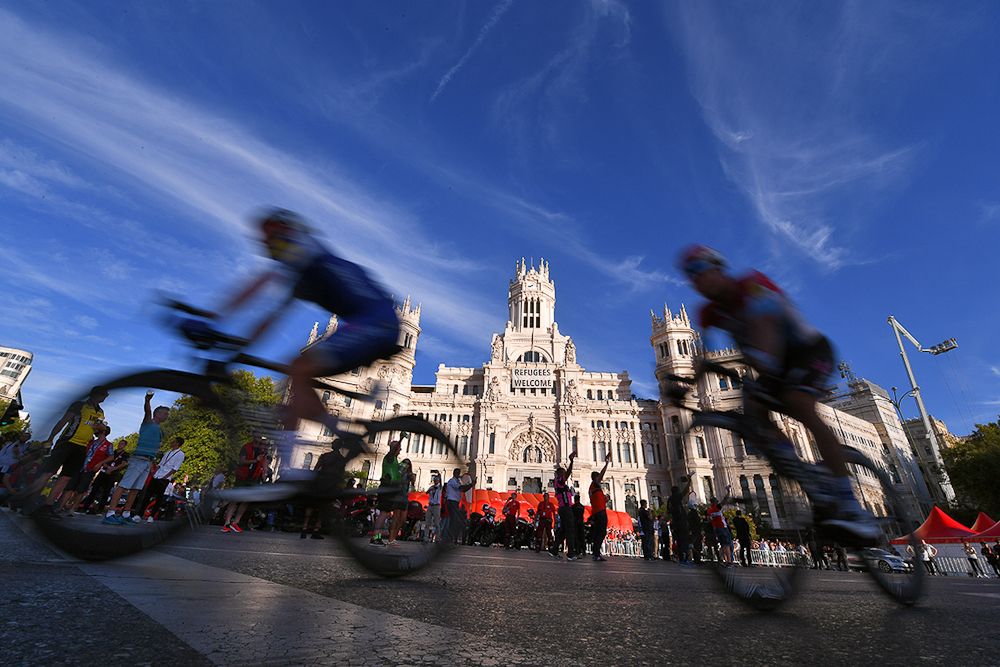 The Vuelta peloton on the streets of Madrid