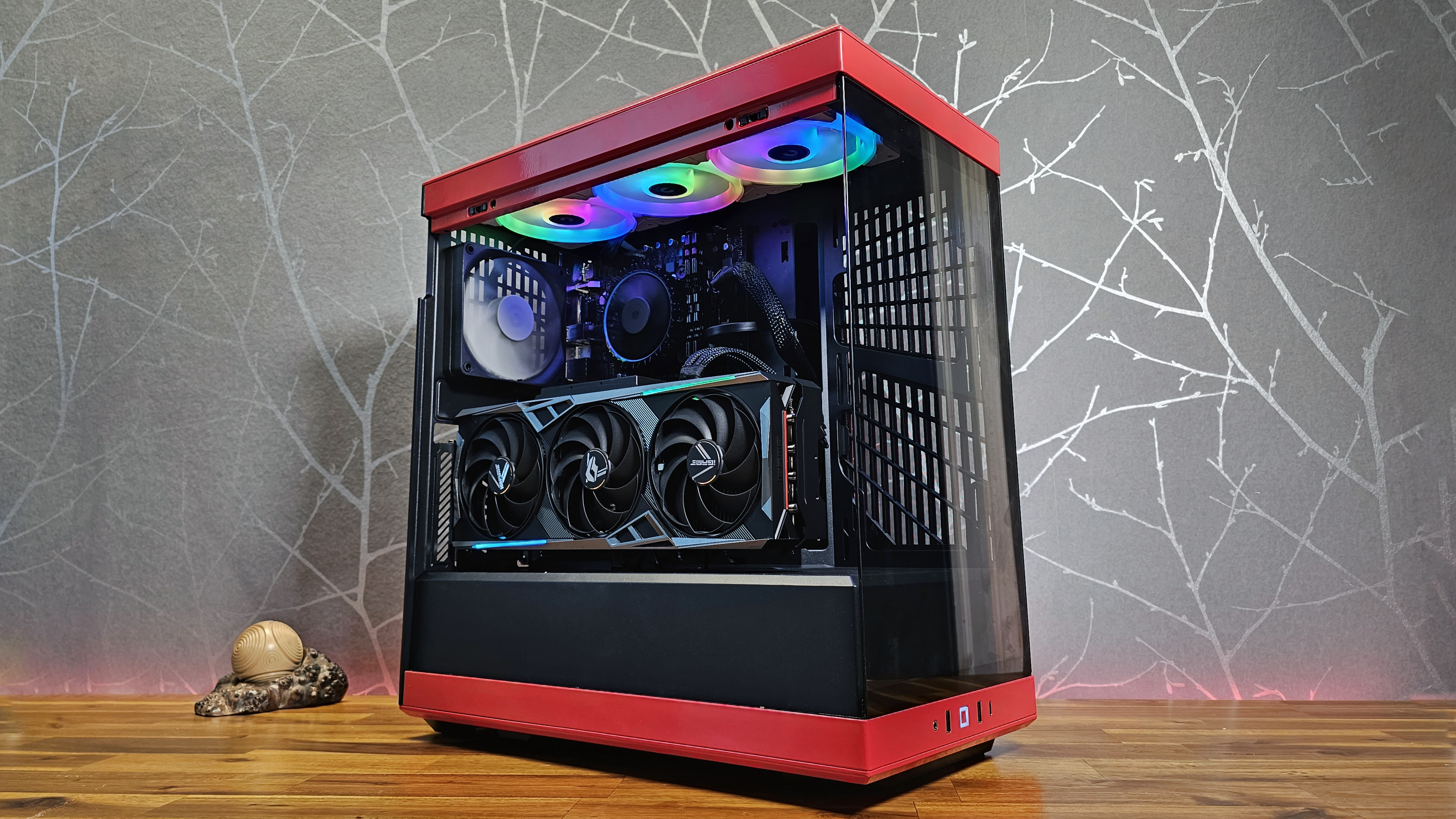 Hyte Y40 review: A PC case designed for the RTX 4090