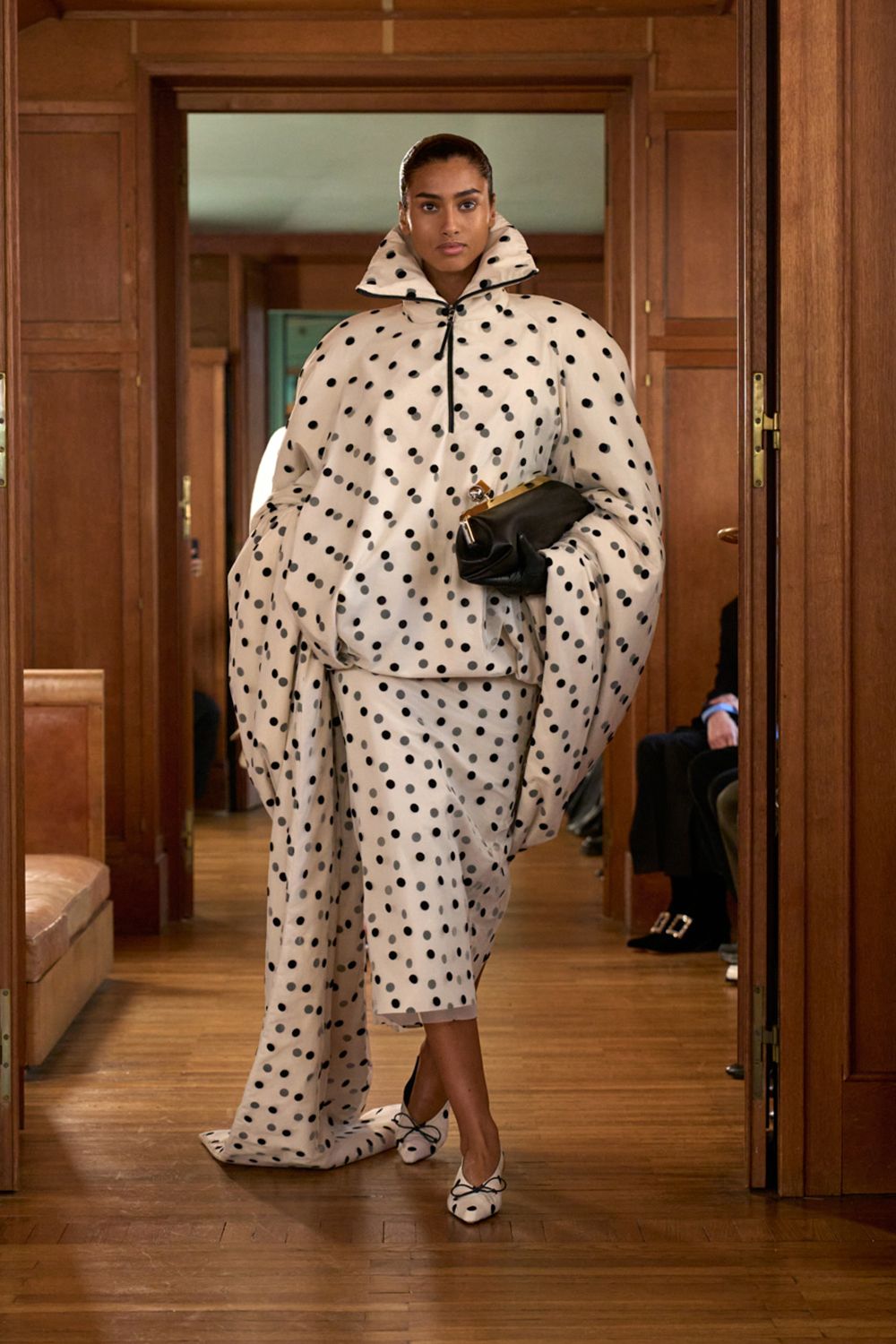 Everything to Know About the Jacquemus Spring/Summer 2025 Show | Who ...