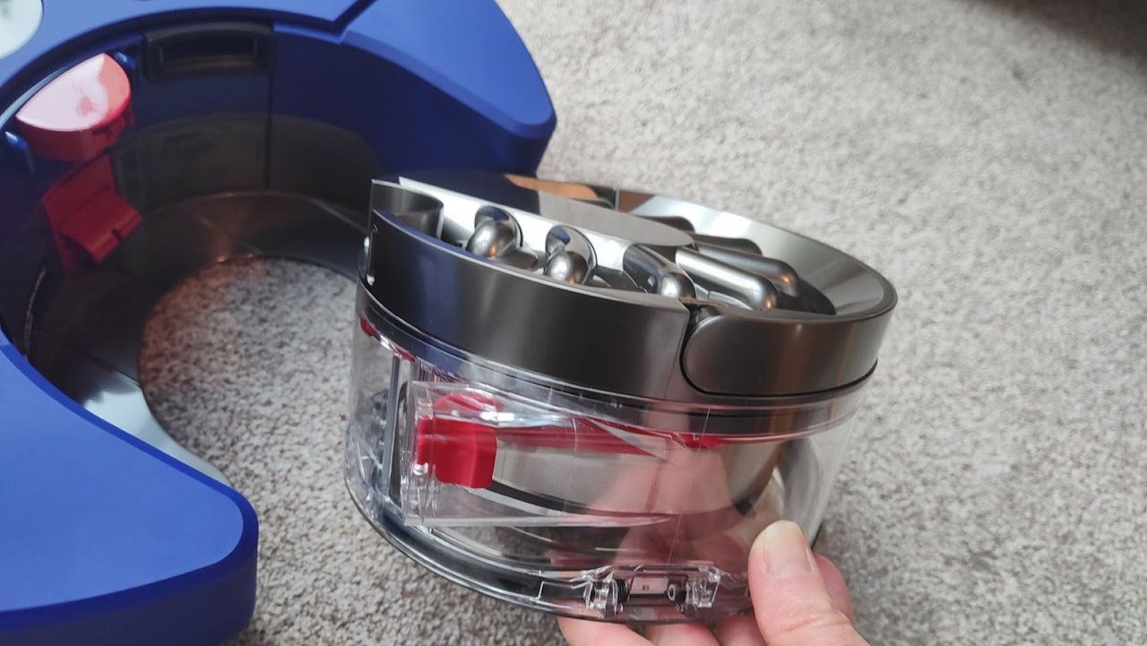 Dyson 360 Vis Nav dustbin