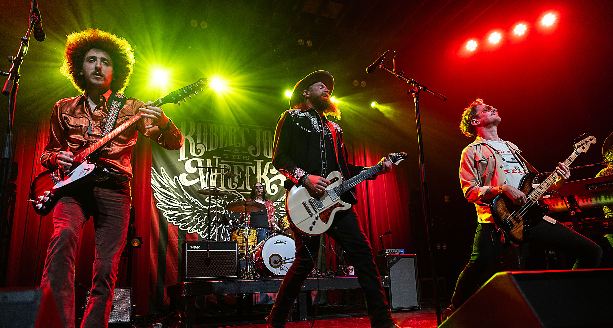 Robert Jon and the Wreck: (L-R) Guitarist Henry James, singer/guitarist Robert Jon Burrison, and bassist Warren Murrel 