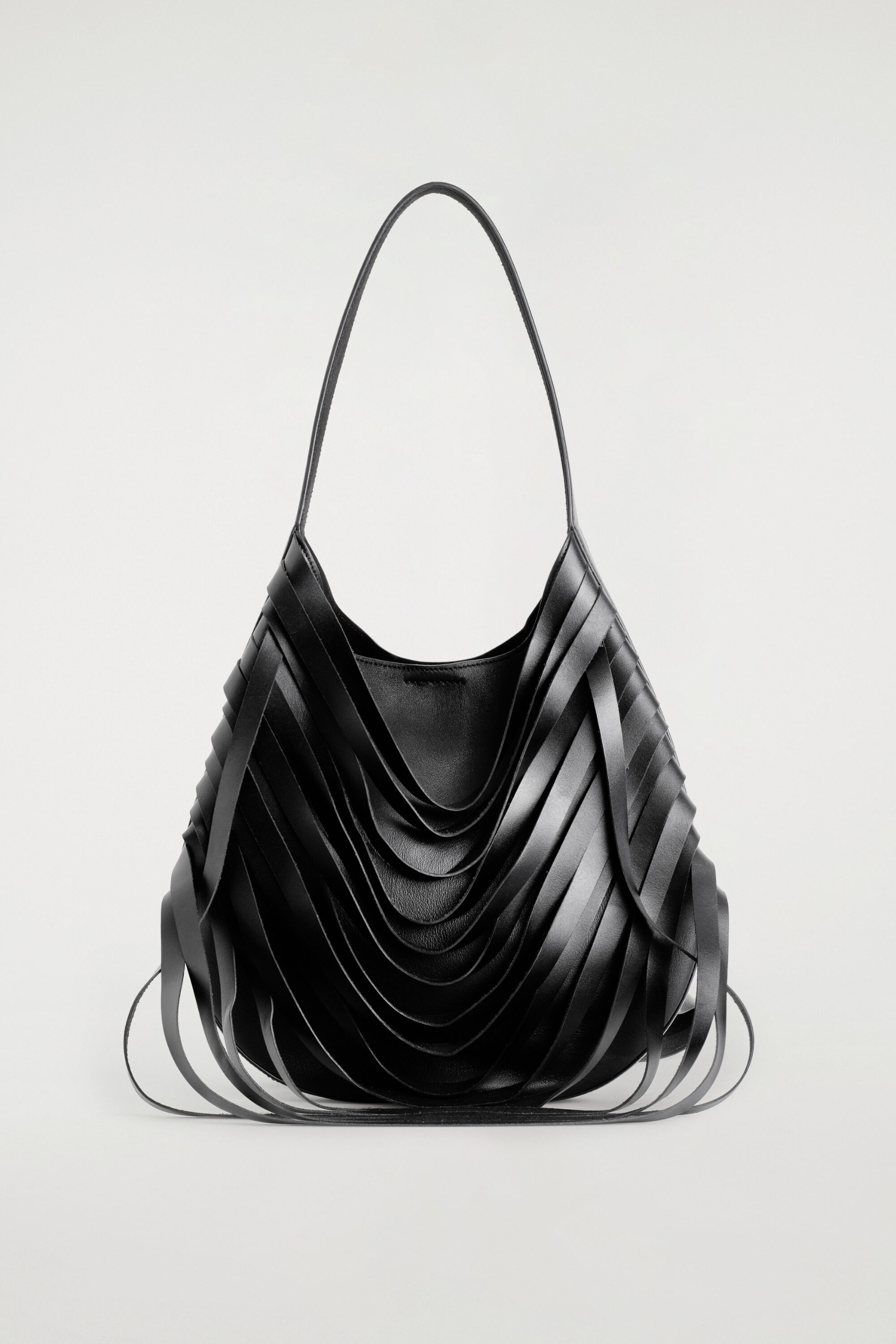 Curved Raw-Cut Shoulder Bag - Leather
