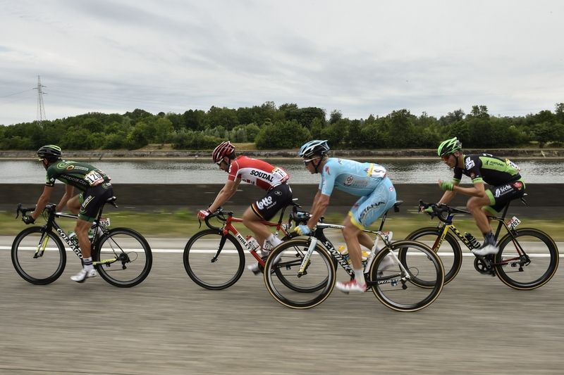 The four rider break of Thomas De Gendt (Lotto Soudal), Fr&eacute;d&eacute;ric Brun (Bretagne-S&eacute;ch&eacute; Environnement), Perrig Quemeneur (Team Europcar) and Lieuwe Westra (Astana Pro Team)