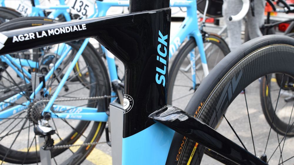 The Slick has wide seatstays to encourage airflow through as well as around the bike frame