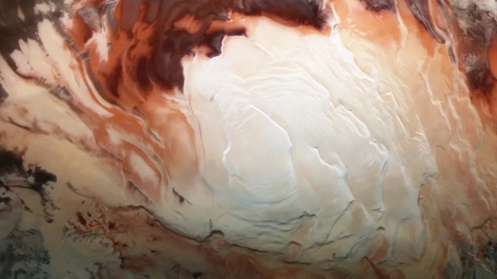 spacecraft image showing a closeup of the ice cap at Mars&#039; south pole