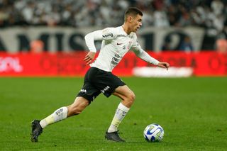 Gabriel Moscardo of Corinthians runs with the ball during the match between Corinthians and Goias as part of Brasileirao Series A 2023 at Neo Quimica Arena on August 26, 2023 in Sao Paulo, Brazil.