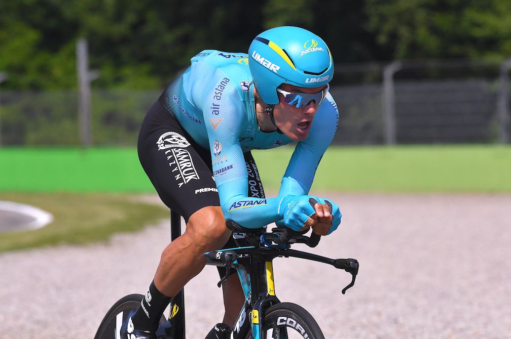 Luis Le&oacute;n S&aacute;nchez in time trial mode at the Giro d'Italia