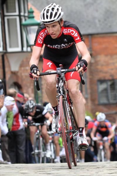 Simon Richardson (Sigma Sport / Specialised) on the cobbles.