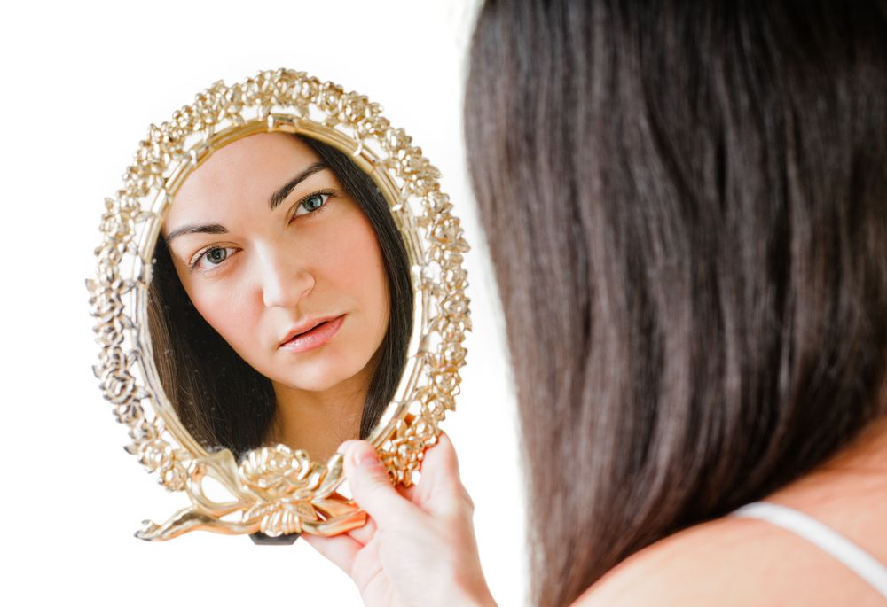 Irregular Mirror – An Immense Value Addition