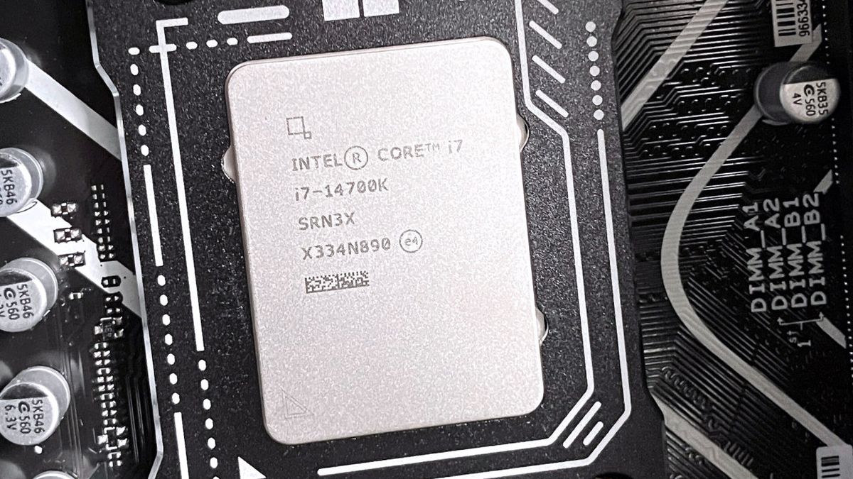  Intel Core i7-13700K Gaming Desktop Processor 16 cores (8  P-cores + 8 E-cores) with Integrated Graphics - Unlocked : Electronics