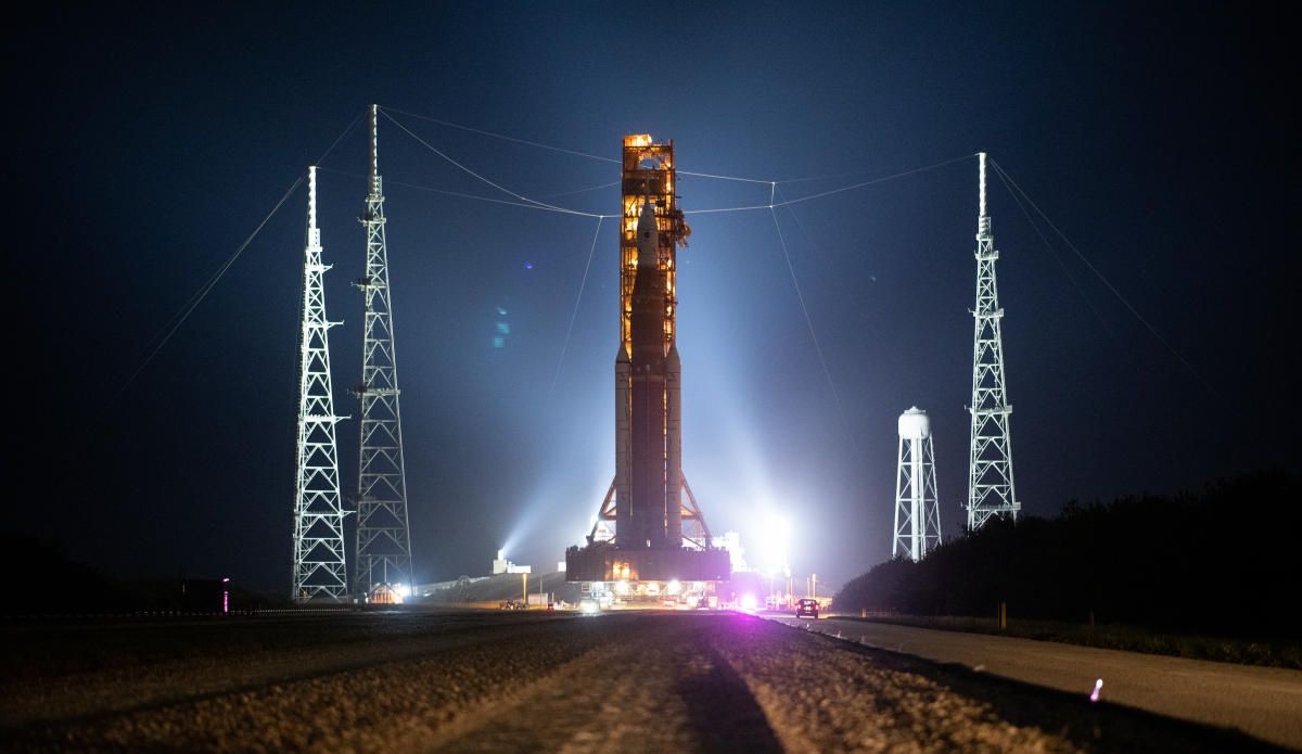 artemis 1 rollout nov. 4, 2022