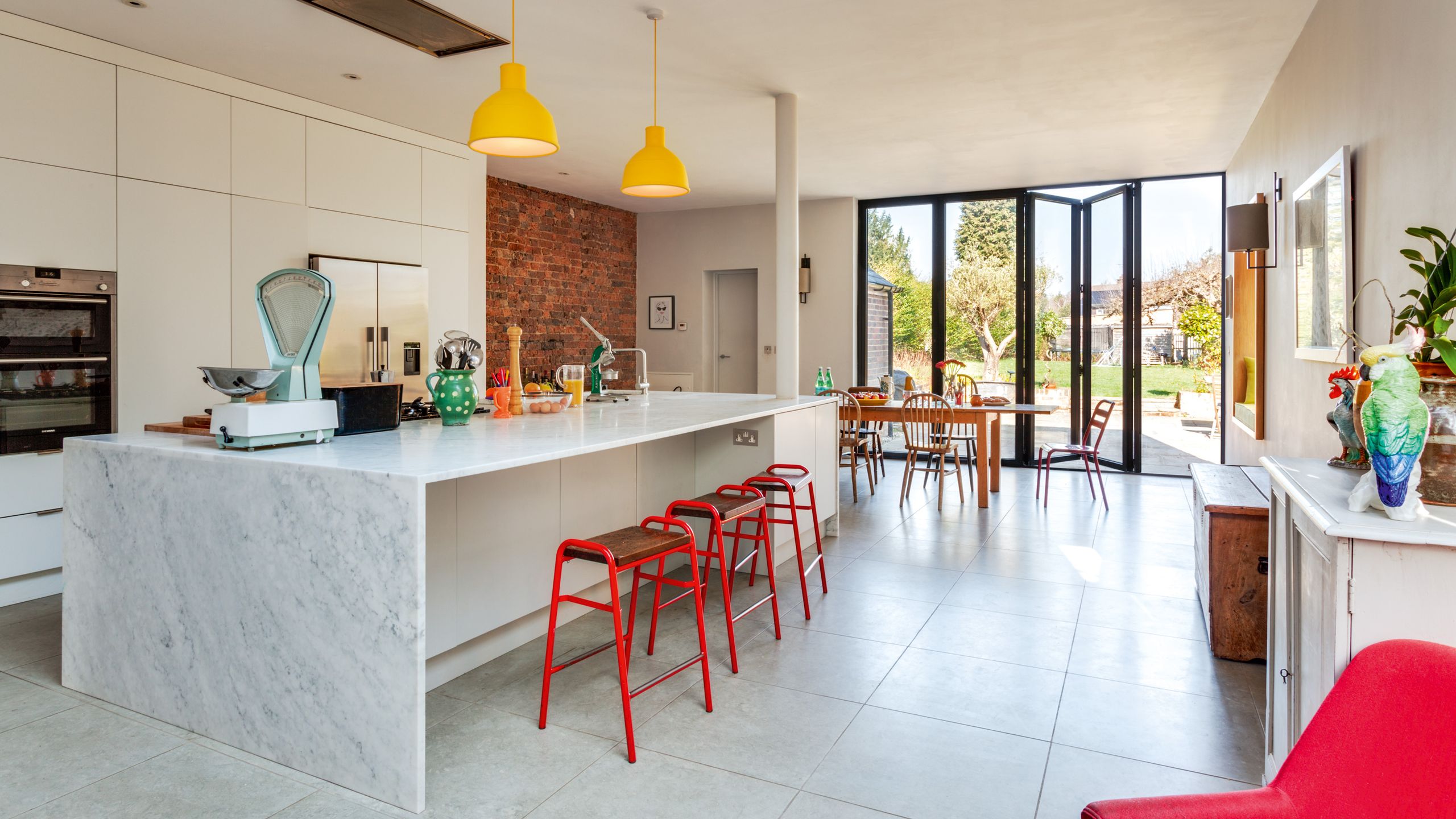 Real homes: a contemporary kitchen extension full of clever ideas ...