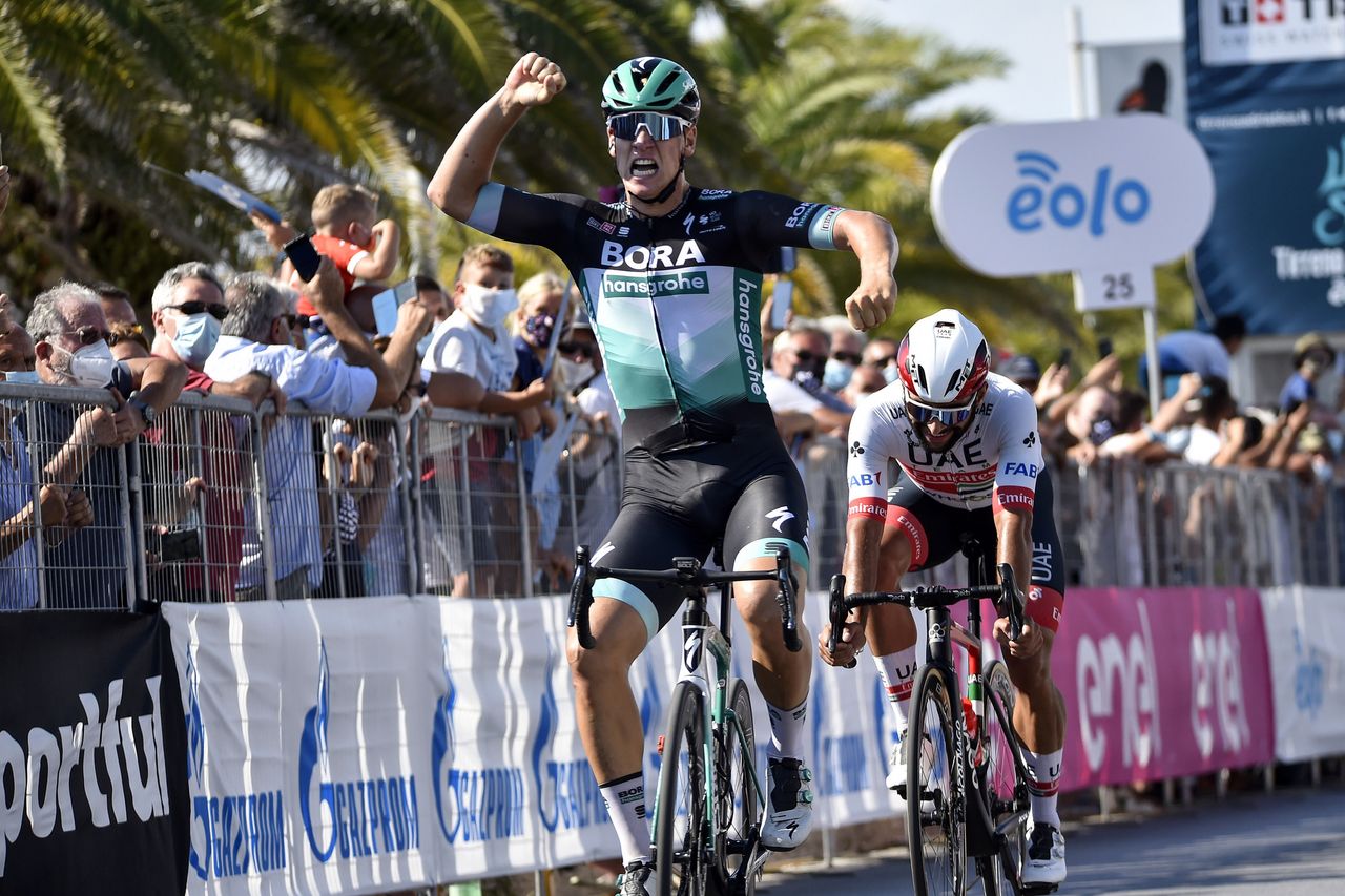 Tirreno Adriatico 2020 55th Edition 1st stage Lido di Camaiore Lido di Camaiore 133 km 07092020 Pascal Ackermann GER Bora Hansgrohe Fernando Gaviria COL UAE Team Emirates photo Tommaso PelagalliBettiniPhoto2020