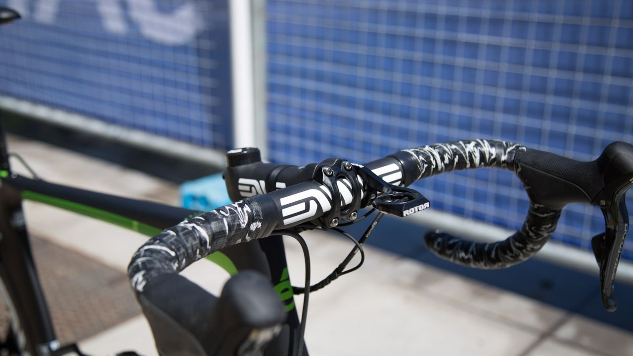 Lizard Skins DSP Camo bar tap compliments the ENVE components
