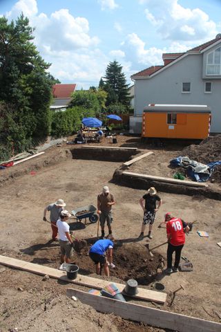 Archaeology students dig at Roman fort in Gernsheim