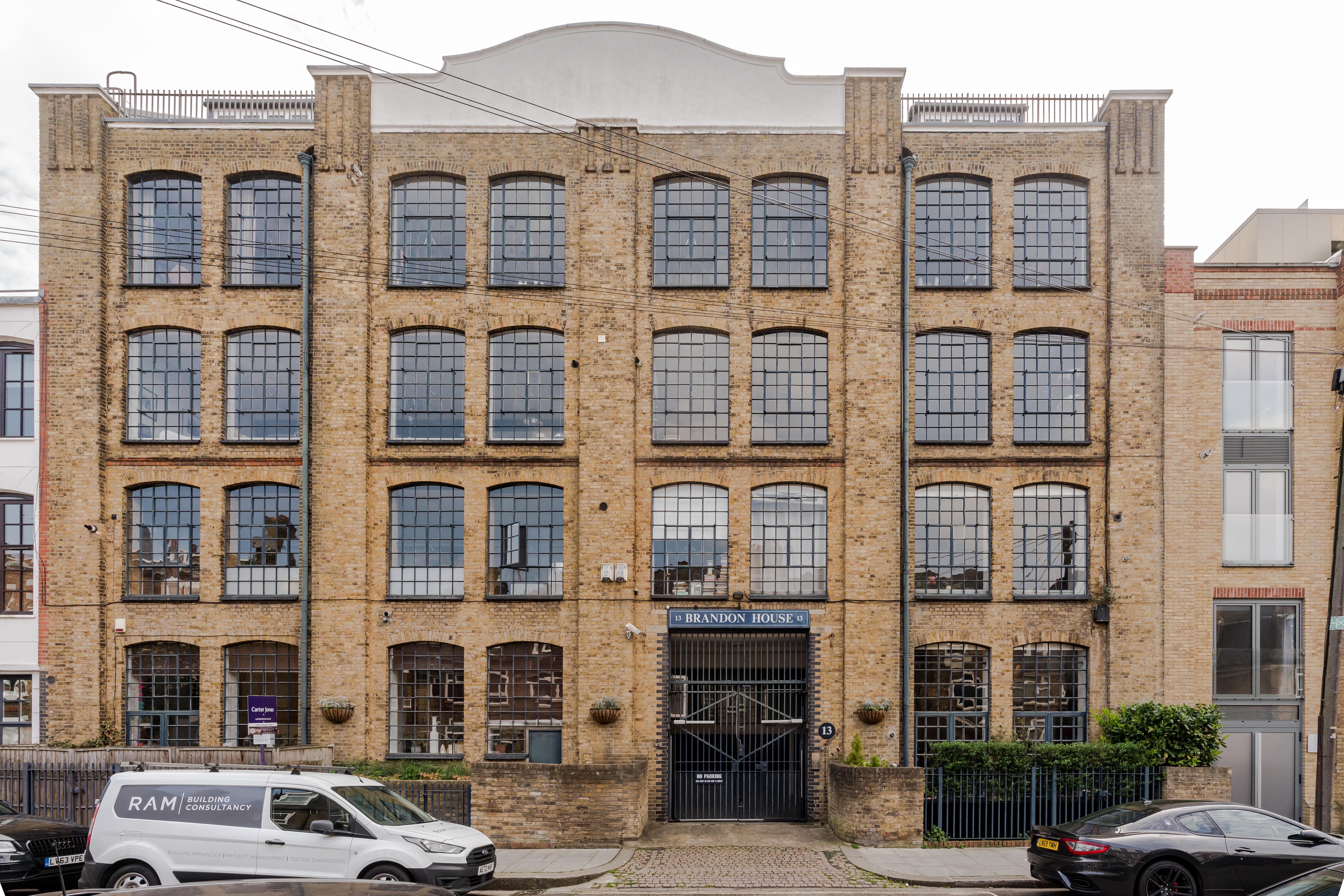 Three bedroom penthouse in Fulham, London