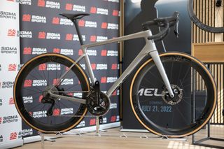 Enve Melee against a Sigma Sports background