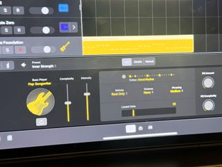 Logic Pro for iPad 2, controls for "bass" session player