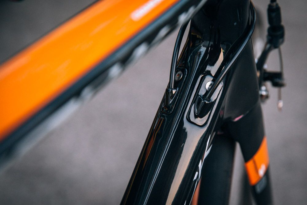 The Diamondback Podium Equipe frames come standard with interchangeable &ldquo;port-windows&rdquo; allowing the frames to be routed internally for both mechanical and electronic drive-train options.