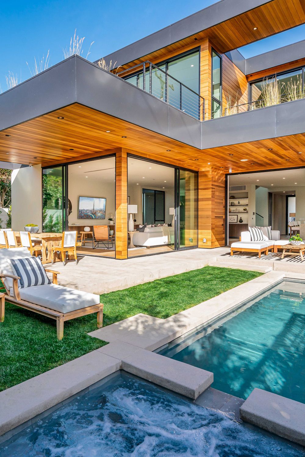 Une visite vidéo de Swish Abode de John Legend et Chrissy Teigen