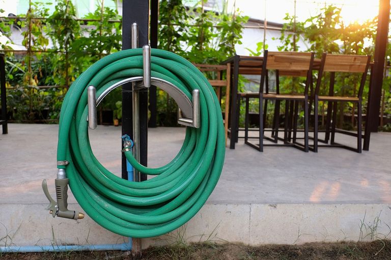 Garden Hose Maintenance How To Care For A Garden Hose Gardening Know How