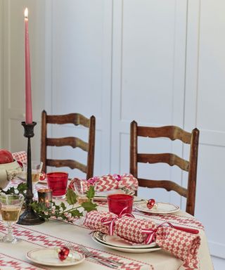 Red and white christmas table