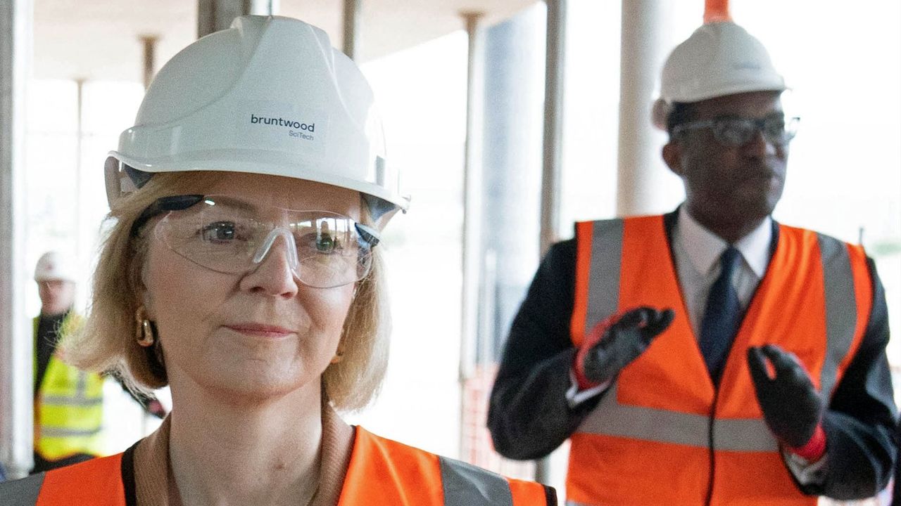 Liz Truss and Kwasi Kwarteng at a construction site