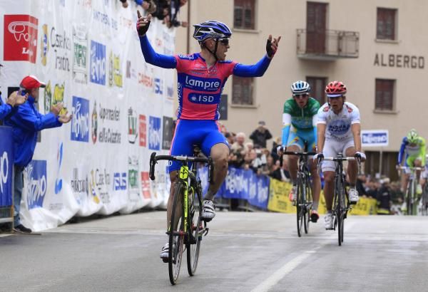 Damiano Cunego (Lampre-ISD) wins stage 2 of the Giro del Trentino.