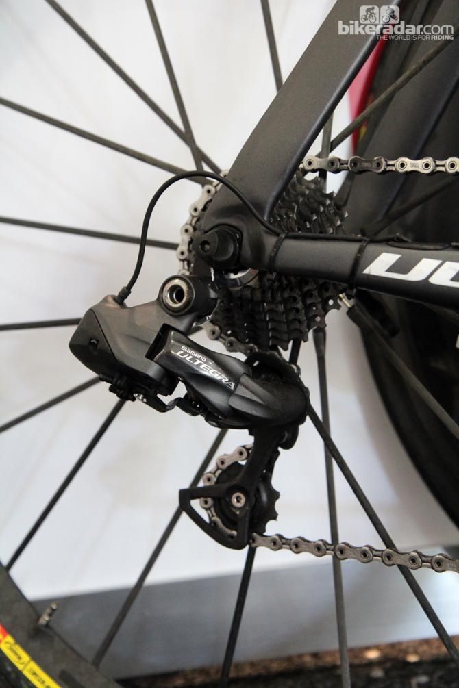 Garmin-Cerv&eacute;lo is like other teams that don't yet have sufficient stock of 11-speed Shimano Dura-Ace Di2 to justify switching over. However, an apparent shortage of 10-speed Dura-Ace parts has the team now using Ultegra Di2 instead for the time being.
