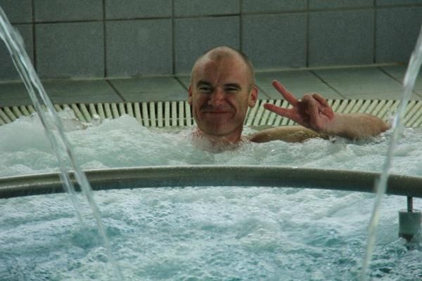 Spa party? Stuart O'Grady reacquaints himself with one of the Australian Institure of Sport recovery pools
